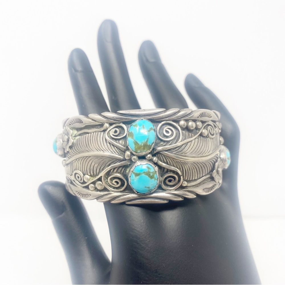 654 Vintage PP Native American Navajo Turquoise Silver Cuff Bracelet